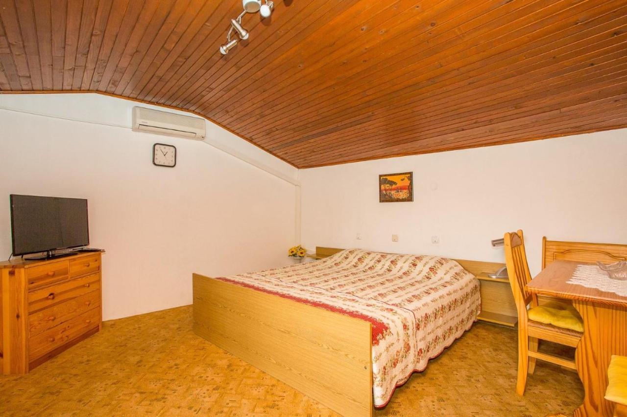 Antonija I Ante Hotell Kampor Exteriör bild